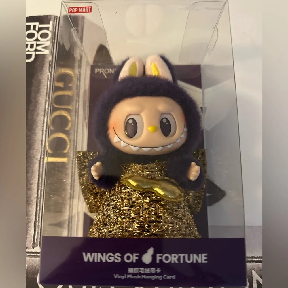 ❗️SOLD❗️Authentic POP MART LABUBU x Pronounce- Wings of Fortune Vinyl Plush - Picture 5 of 8